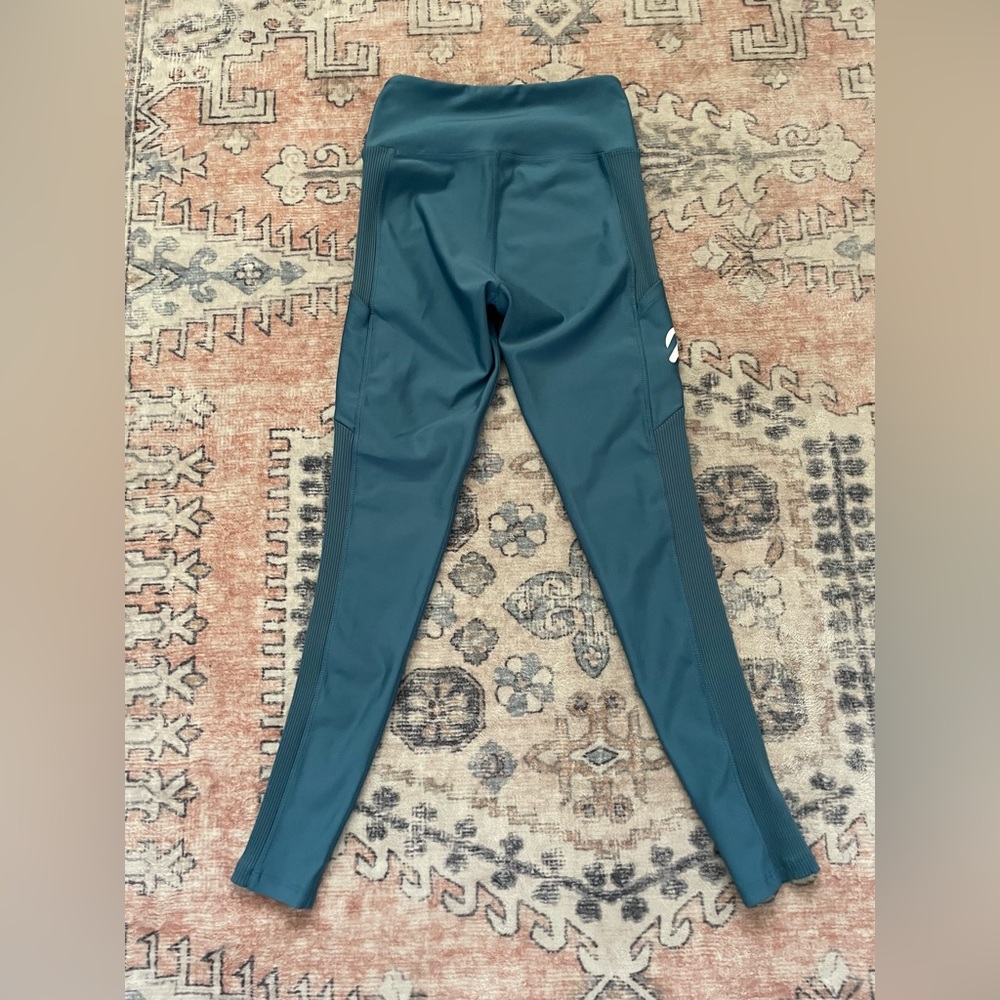 Peloton Show Up Blue Pocket Athletic Workout Leggings Size Medium - Picture 2 of 6